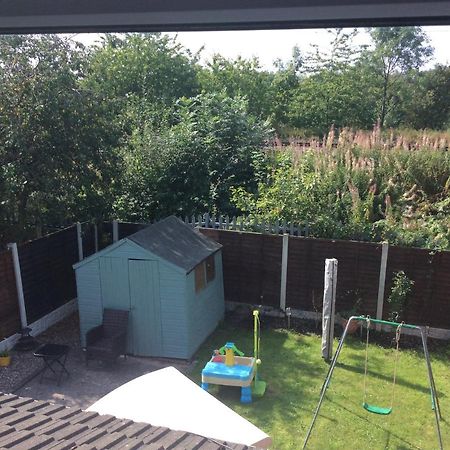 Stunning Homestay In Wolverhampton Bushbury Exterior foto