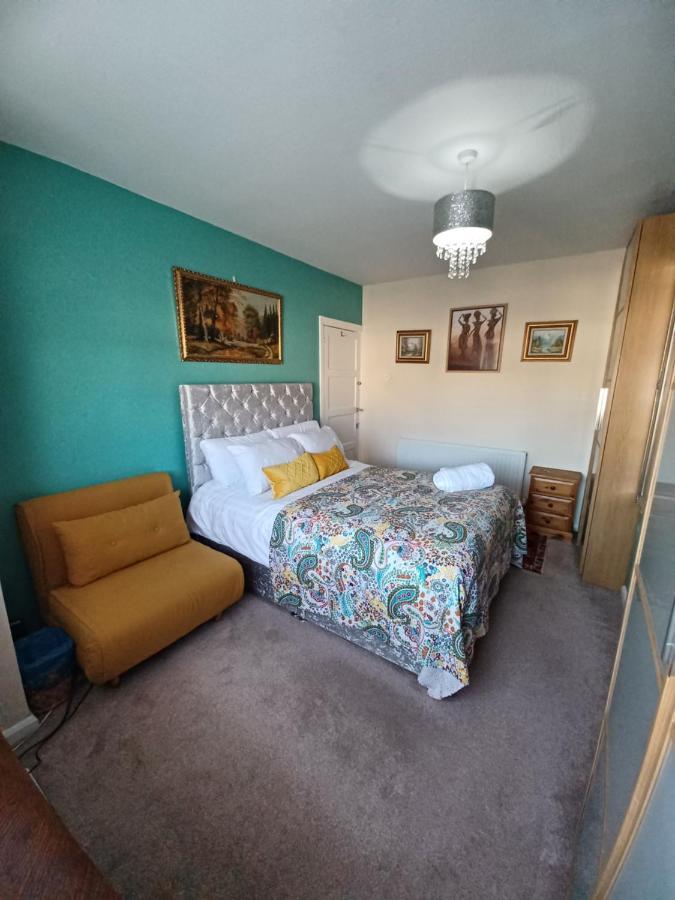 Stunning Homestay In Wolverhampton Bushbury Exterior foto
